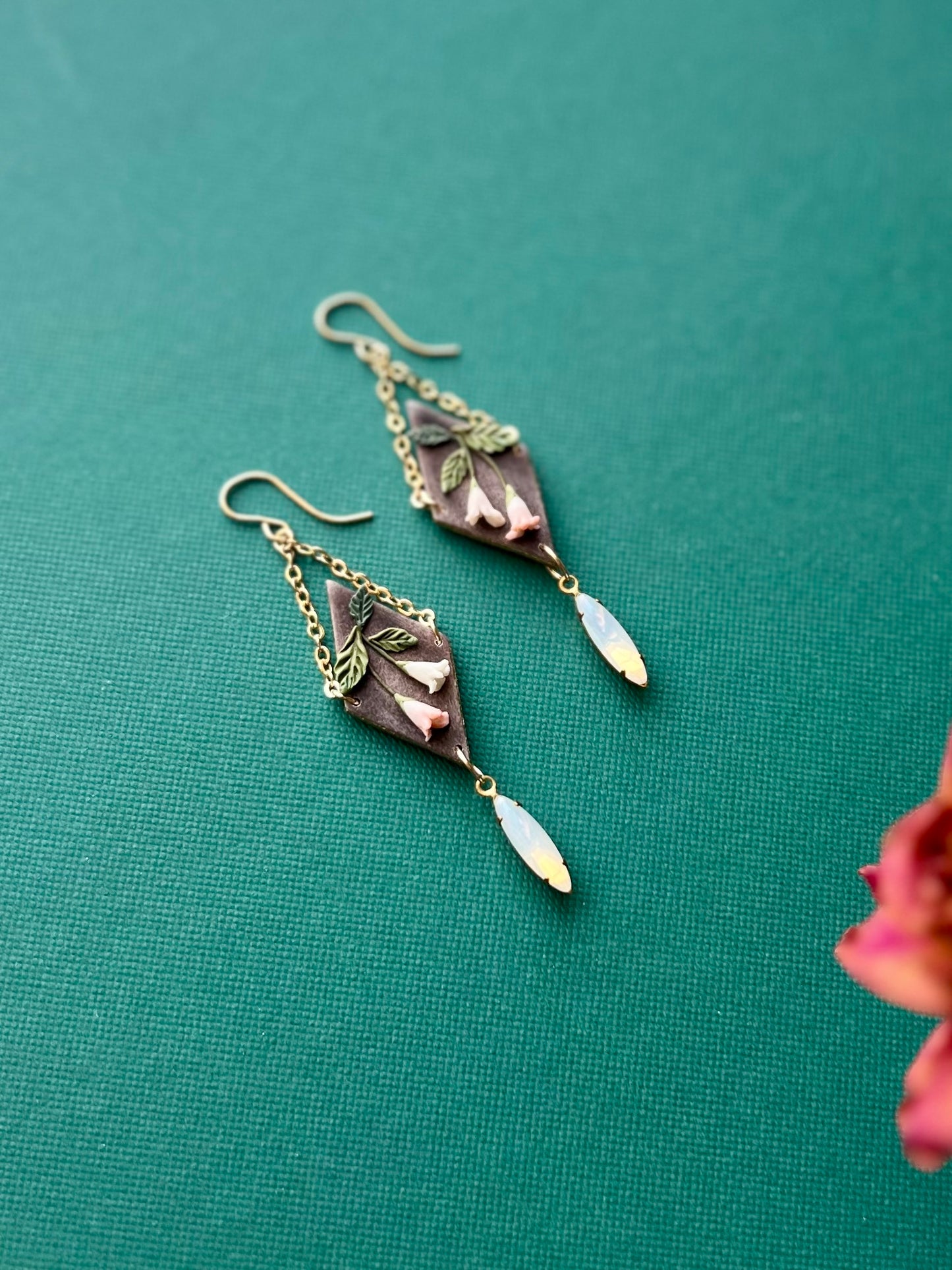 Angel’s Trumpet Dangle