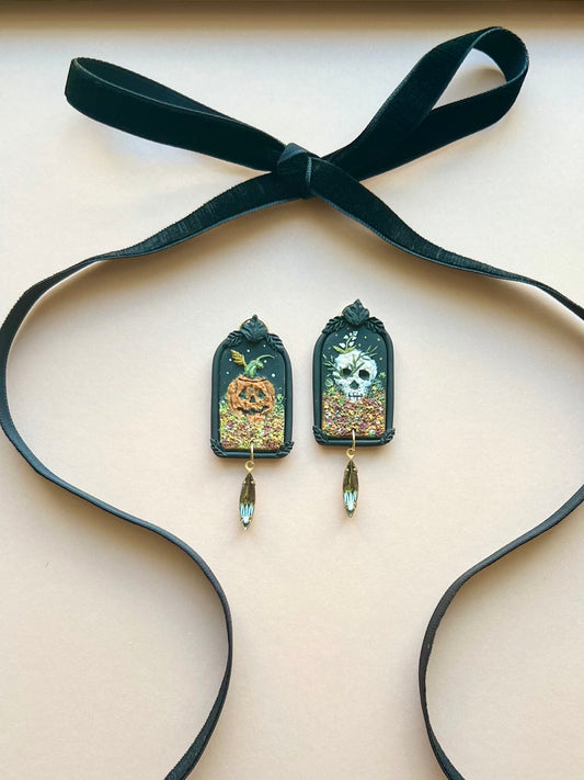 Jack o’ Lantern + Skull Dangle