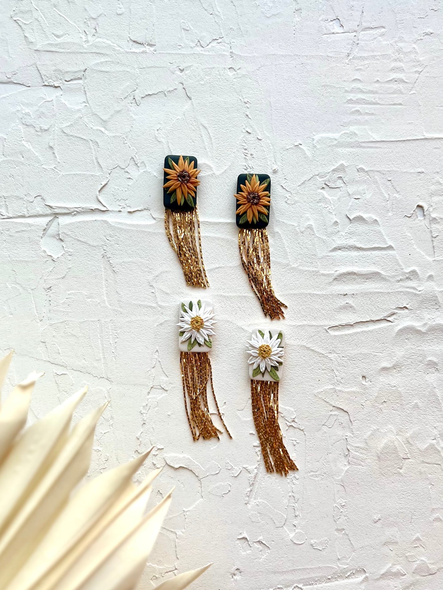 Mini flower fringe earrings