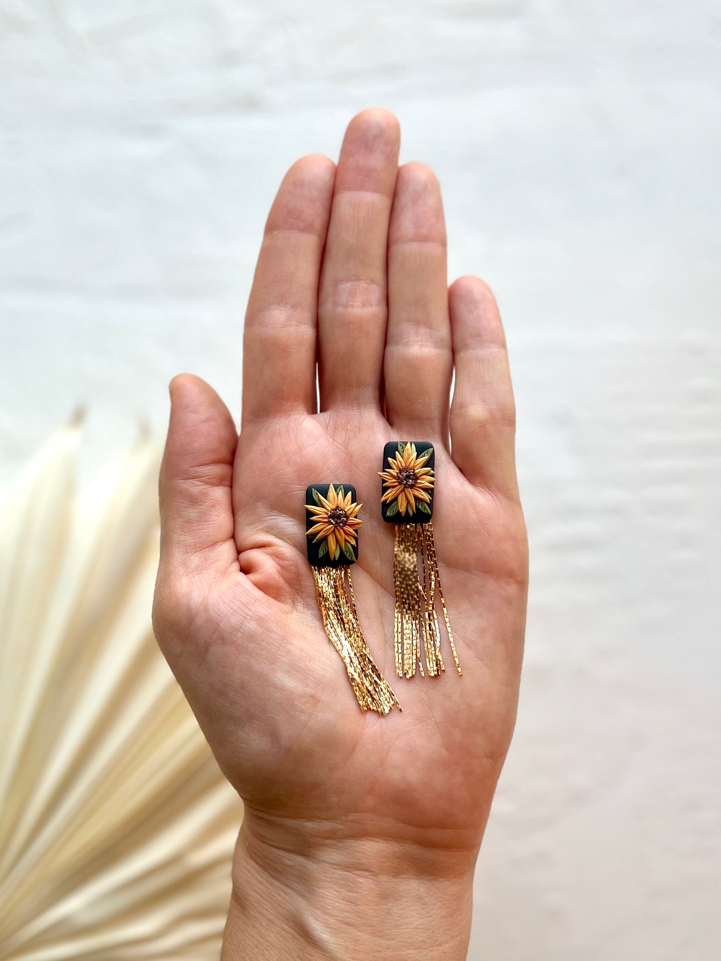 Mini flower fringe earrings