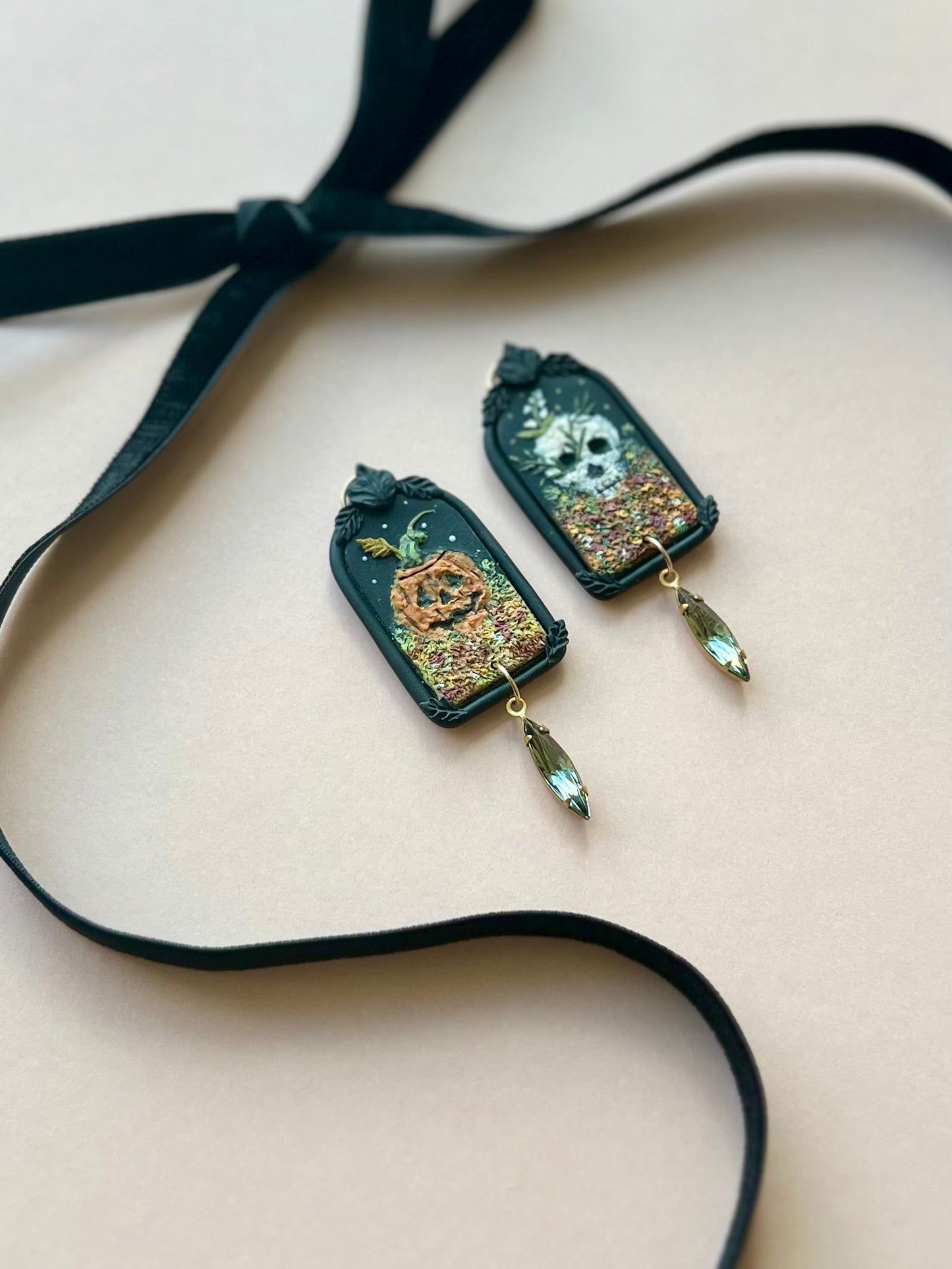 Jack o’ Lantern + Skull Dangle