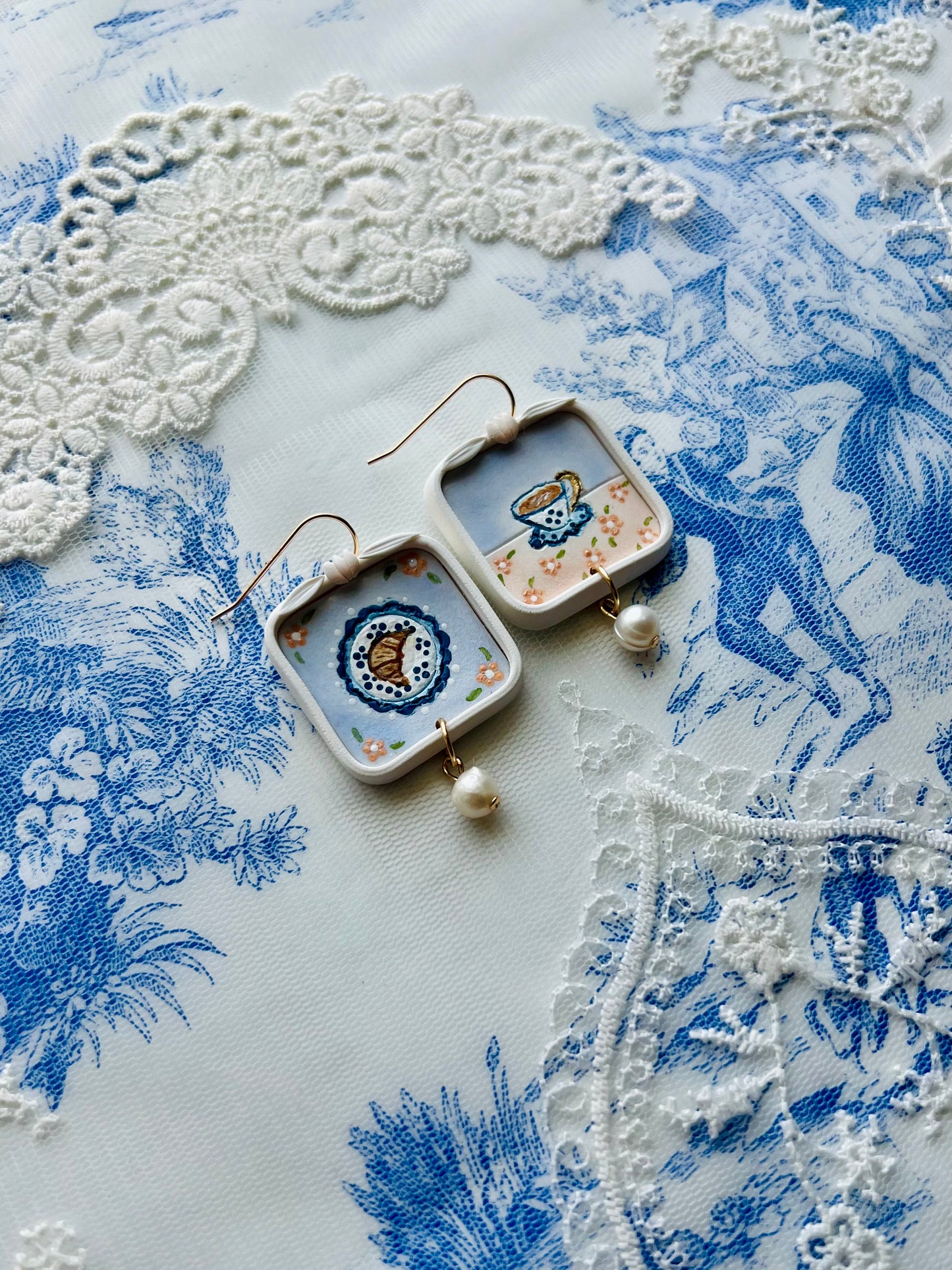 Le café Earrings