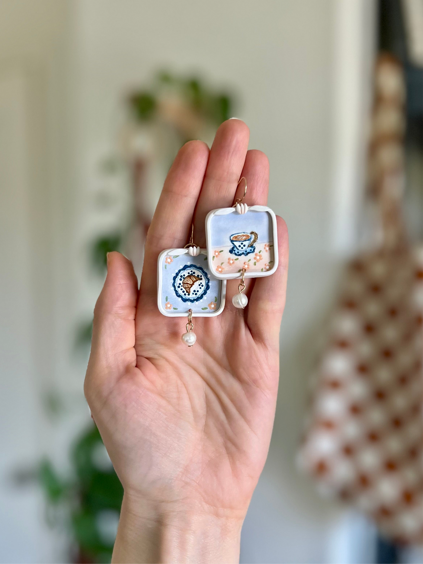 Le café Earrings